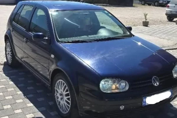 Makina ne shitje ne Durres, Volkswagen, 2002 Diesel,Kambio Automatik Pagesa 240,000  Leke.
