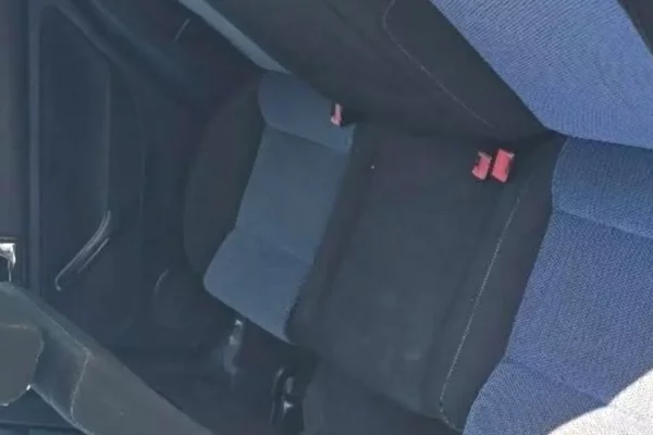 Makina ne shitje ne Durres, Volkswagen, 2002 Diesel,Kambio Automatik Pagesa 240,000  Leke.