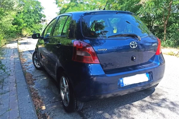 Makina ne shitje ne Tirane, Toyota, 2006 gasoline-gas,Kambio Automatik Pagesa 3,800  Euro.