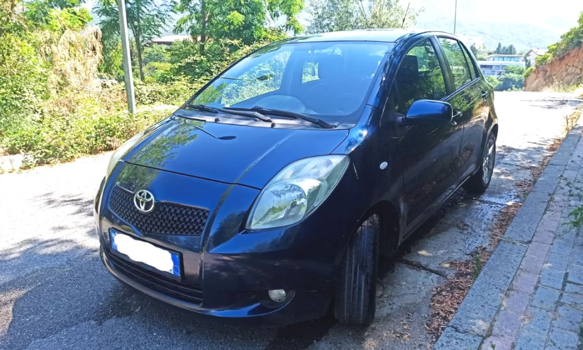 Makina ne shitje ne Tirane, Toyota, 2006 gasoline-gas,Kambio Automatik Pagesa 3,800  Euro.