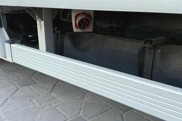 Makina ne shitje ne Prishtine, Iveco, 2007 Diesel,Kambio Manual Pagesa 6,000  Euro.
