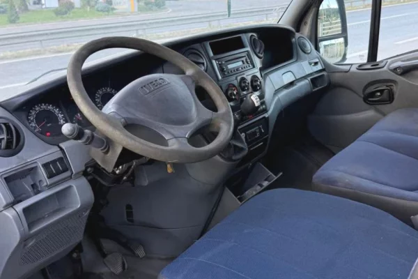 Makina ne shitje ne Prishtine, Iveco, 2007 Diesel,Kambio Manual Pagesa 6,000  Euro.
