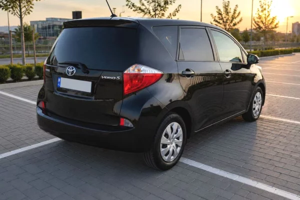 Makina ne shitje ne Tirane, Toyota, 2013 gasoline-gas,Kambio Automatik Pagesa 6,200  Euro.
