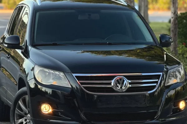 Makina ne shitje ne Vlore, Volkswagen, 2009 Diesel,Kambio Automatik Pagesa 650,000  Leke.