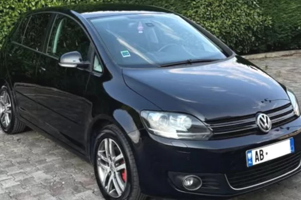Makina ne shitje ne Tirane, Volkswagen, 2011 Diesel,Kambio Automatik Pagesa 5,900  Euro.