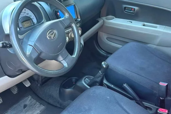 Makina ne shitje ne Tirane, Daihatsu, 2007 Benzine,Kambio Manual Pagesa 2,300  Euro.