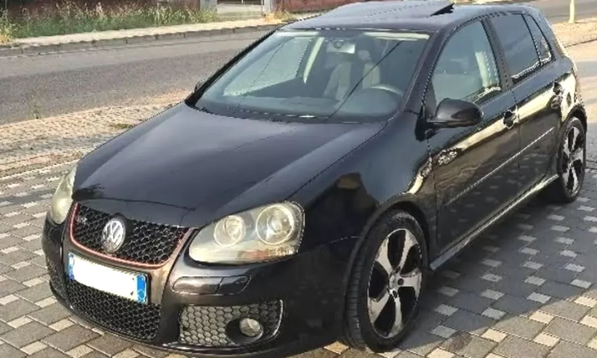 Makina ne shitje ne Durres, Volkswagen, 2006 Diesel,Kambio Automatik Pagesa 400,000  Leke.