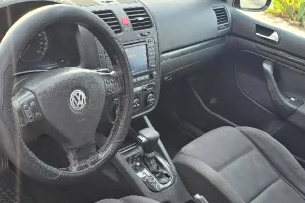 Makina ne shitje ne Durres, Volkswagen, 2006 Diesel,Kambio Automatik Pagesa 400,000  Leke.