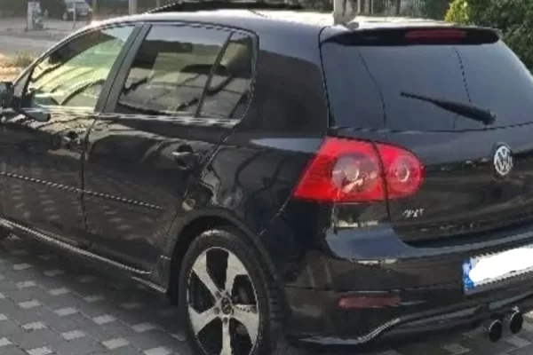 Makina ne shitje ne Durres, Volkswagen, 2006 Diesel,Kambio Automatik Pagesa 400,000  Leke.