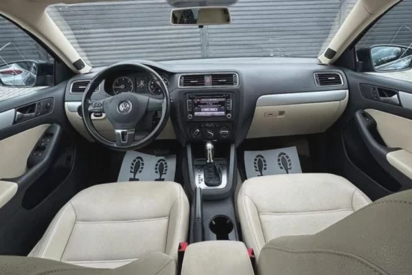 Makina ne shitje ne Tirane, Volkswagen, 2012 Diesel,Kambio Automatik Pagesa 6,800  Euro.