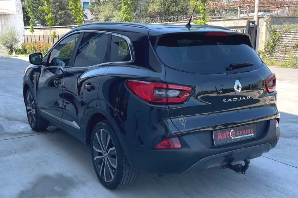 Makina ne shitje ne Tirane, Renault, 2015 Diesel,Kambio Automatik Pagesa 10,000  Euro.