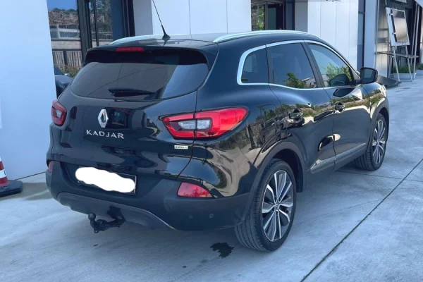 Makina ne shitje ne Tirane, Renault, 2015 Diesel,Kambio Automatik Pagesa 10,000  Euro.