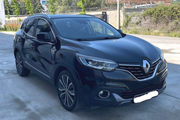 Makina ne shitje ne Tirane, Renault, 2015 Diesel,Kambio Automatik Pagesa 10,000  Euro.