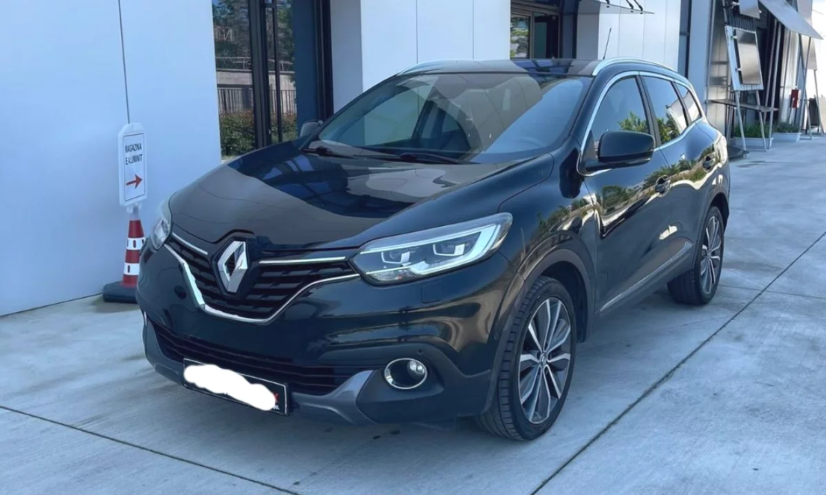 Makina ne shitje ne Tirane, Renault, 2015 Diesel,Kambio Automatik Pagesa 10,000  Euro.