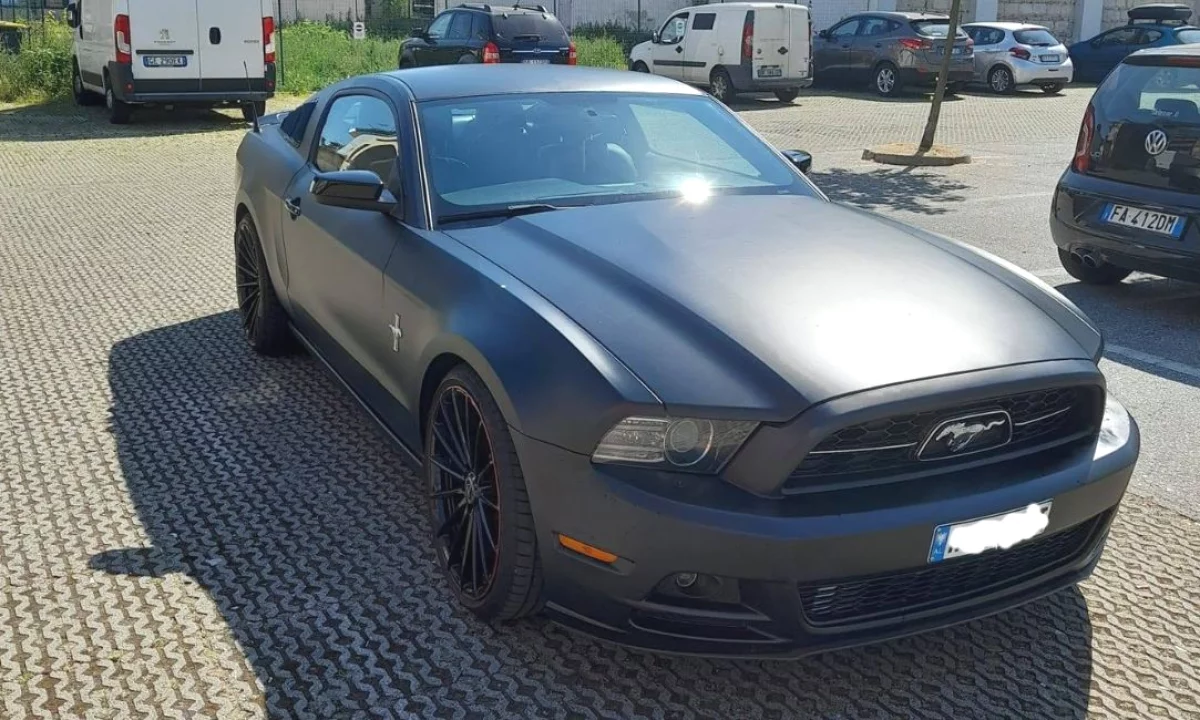 Makina ne shitje ne Tirane, Ford, 2013 Benzine,Kambio Automatik Pagesa 9,300  Euro.