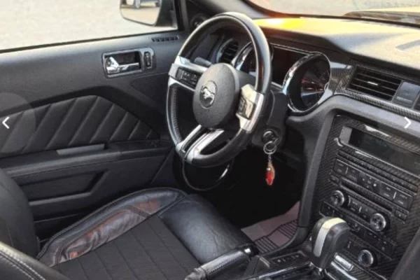 Makina ne shitje ne Tirane, Ford, 2013 Benzine,Kambio Automatik Pagesa 9,300  Euro.