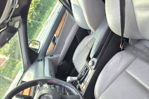 Makina ne shitje ne Durres, Mercedes-Benz, 2008 Diesel,Kambio Automatik Pagesa 600,000  Leke.