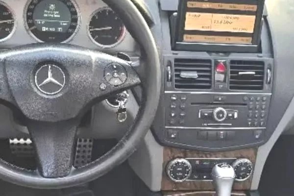 Makina ne shitje ne Durres, Mercedes-Benz, 2008 Diesel,Kambio Automatik Pagesa 600,000  Leke.