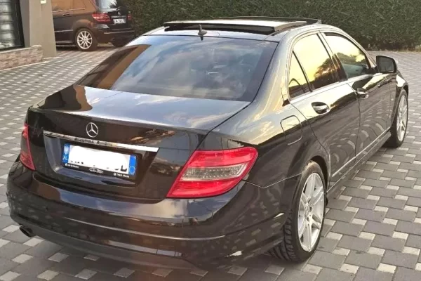 Makina ne shitje ne Durres, Mercedes-Benz, 2008 Diesel,Kambio Automatik Pagesa 600,000  Leke.