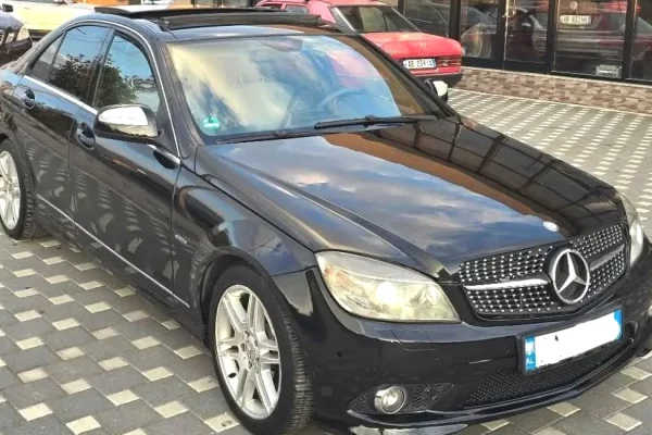 Makina ne shitje ne Durres, Mercedes-Benz, 2008 Diesel,Kambio Automatik Pagesa 600,000  Leke.