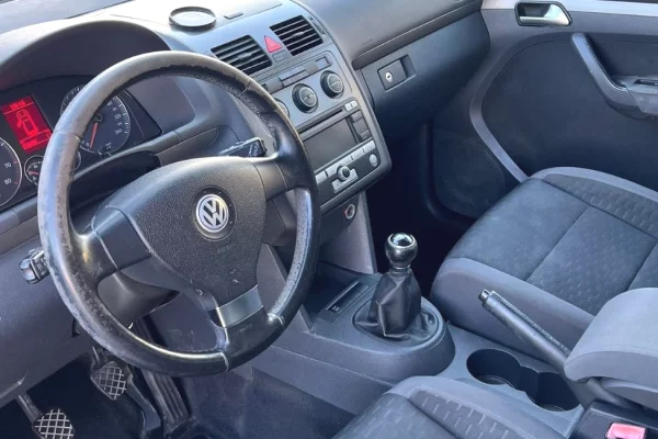 Makina ne shitje ne Elbasan, Volkswagen, 2009 Benzine,Kambio Manual Pagesa 400,000  Leke.