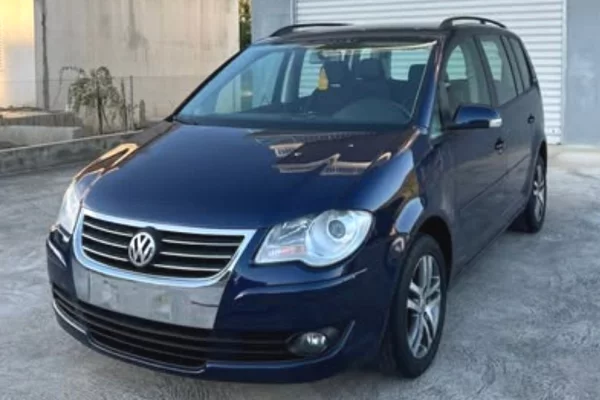 Makina ne shitje ne Elbasan - 400,000 Leke