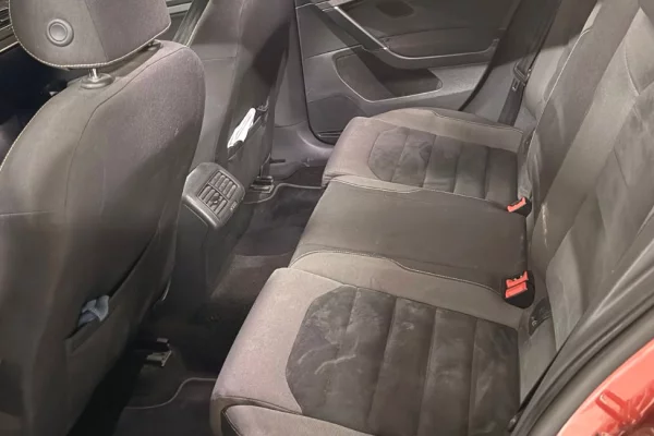 Makina ne shitje ne Tirane, Volkswagen, 2015 Diesel,Kambio Automatik Pagesa 9,000  Euro.