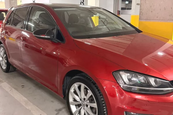 Makina ne shitje ne Tirane, Volkswagen, 2015 Diesel,Kambio Automatik Pagesa 9,000  Euro.