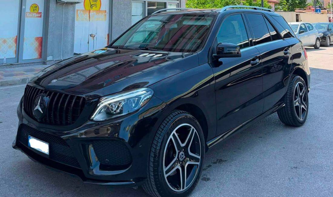Makina ne shitje ne Tirane, Mercedes-Benz, 2016 Diesel,Kambio Automatik Pagesa 26,000  Euro.
