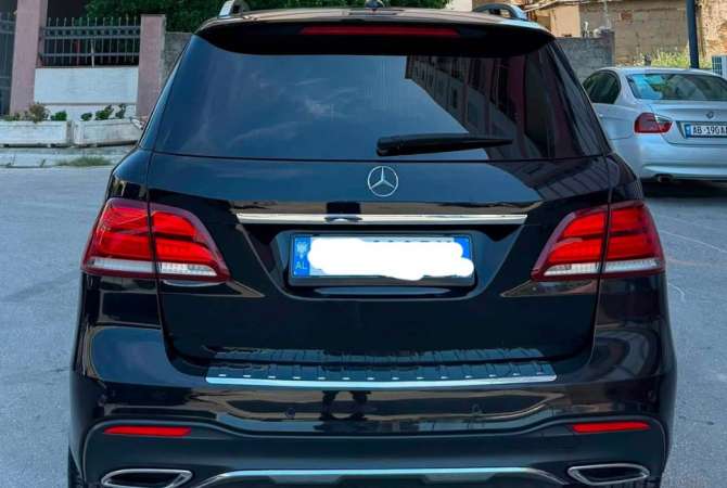 Makina ne shitje ne Tirane, Mercedes-Benz, 2016 Diesel,Kambio Automatik Pagesa 26,000  Euro.