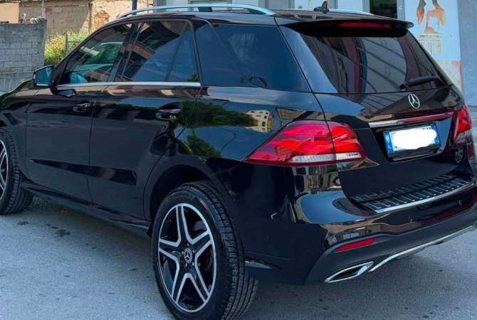 Makina ne shitje ne Tirane, Mercedes-Benz, 2016 Diesel,Kambio Automatik Pagesa 26,000  Euro.