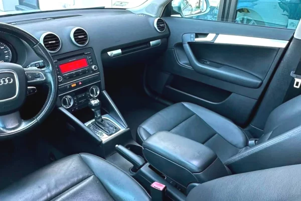 Makina ne shitje ne Tirane, Audi, 2011 Diesel,Kambio Automatik Pagesa 5,800  Euro.