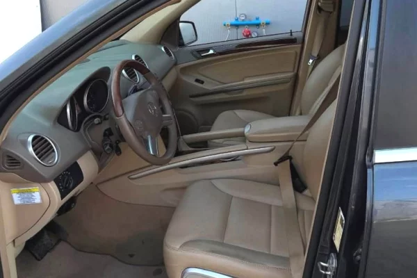 Makina ne shitje ne Tirane, Mercedes-Benz, 2011 Diesel,Kambio Automatik Pagesa 6,000  Euro.