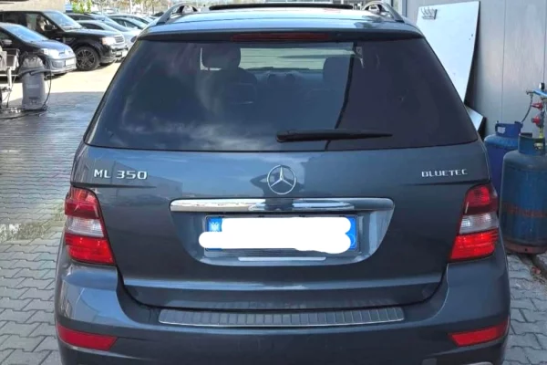 Makina ne shitje ne Tirane, Mercedes-Benz, 2011 Diesel,Kambio Automatik Pagesa 6,000  Euro.