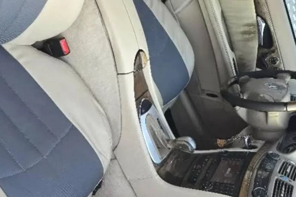 Makina ne shitje ne Durres, Mercedes-Benz, 2004 Diesel,Kambio Automatik Pagesa 350,000  Leke.
