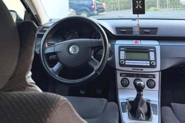 Makina ne shitje ne Tirane, Volkswagen, 2007 Diesel,Kambio Manual Pagesa 2,800  Euro.