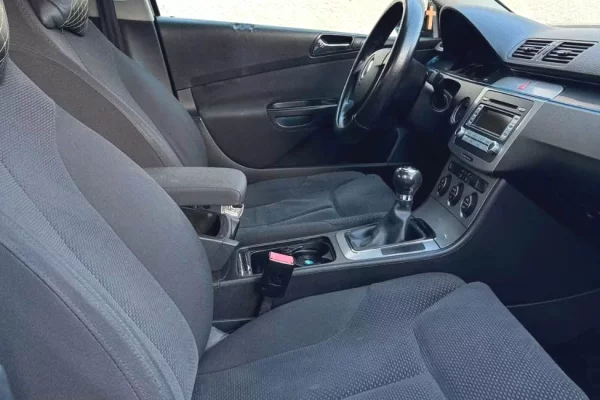 Makina ne shitje ne Tirane, Volkswagen, 2007 Diesel,Kambio Manual Pagesa 2,800  Euro.