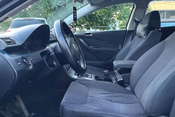 Makina ne shitje ne Tirane, Volkswagen, 2007 Diesel,Kambio Manual Pagesa 2,800  Euro.