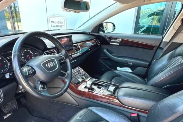 Makina ne shitje ne Tirane, Audi, 2013 Diesel,Kambio Automatik Pagesa 850,000  Leke.
