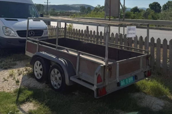 Makina ne shitje ne Vlore, Tjeter, 2008 Tjeter,Kambio Manual Pagesa 2,800  Euro.