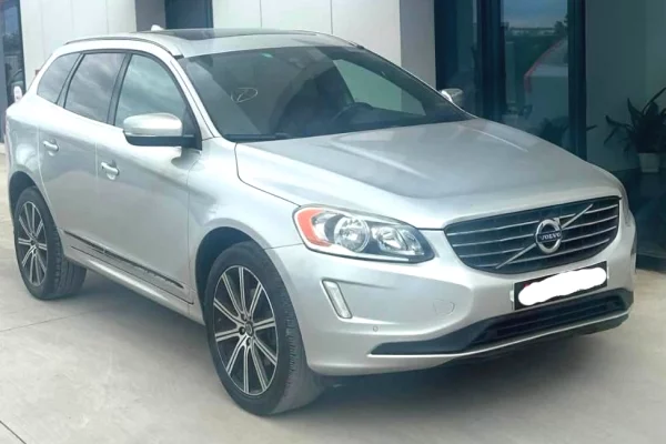 Makina ne shitje ne Tirane, Volvo, 2015 gasoline-gas,Kambio Automatik Pagesa 10,500  Euro.