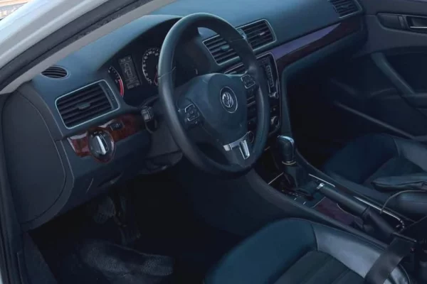 Makina ne shitje ne Durres, Volkswagen, 2013 Diesel,Kambio Automatik Pagesa 6,999  Euro.