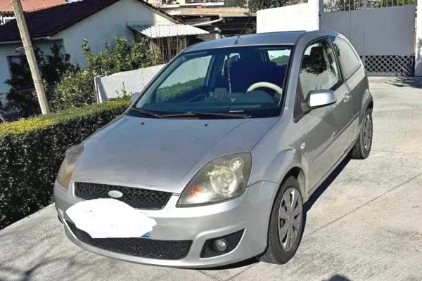 Makina ne shitje ne Tirane - 1,850 Dollar