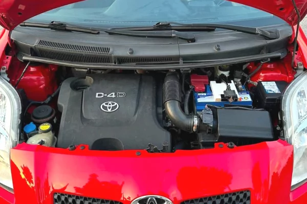 Makina ne shitje ne Tirane, Toyota, 2007 Diesel,Kambio Manual Pagesa 3,000  Euro.