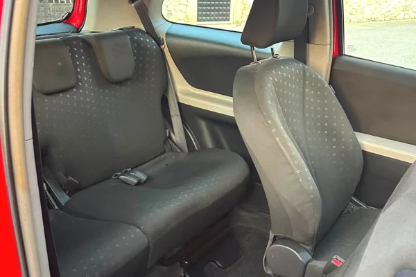 Makina ne shitje ne Tirane, Toyota, 2007 Diesel,Kambio Manual Pagesa 3,000  Euro.
