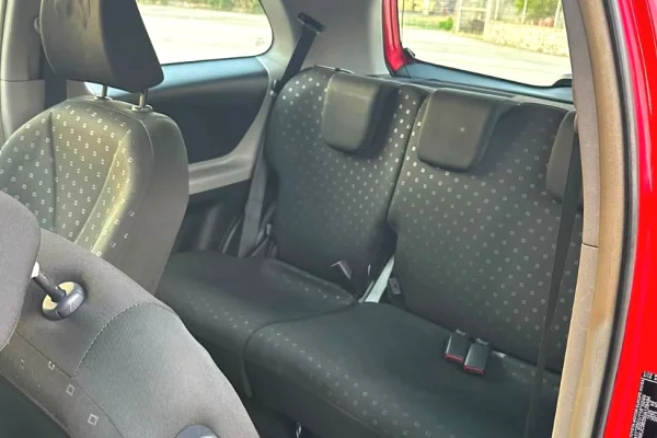 Makina ne shitje ne Tirane, Toyota, 2007 Diesel,Kambio Manual Pagesa 3,000  Euro.