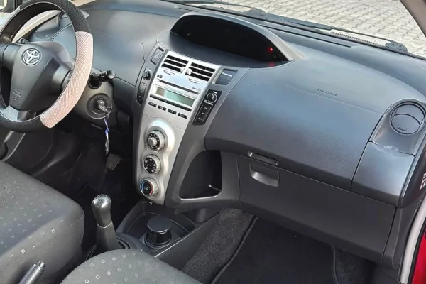 Makina ne shitje ne Tirane, Toyota, 2007 Diesel,Kambio Manual Pagesa 3,000  Euro.