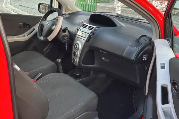 Makina ne shitje ne Tirane, Toyota, 2007 Diesel,Kambio Manual Pagesa 3,000  Euro.