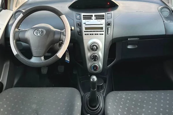 Makina ne shitje ne Tirane, Toyota, 2007 Diesel,Kambio Manual Pagesa 3,000  Euro.