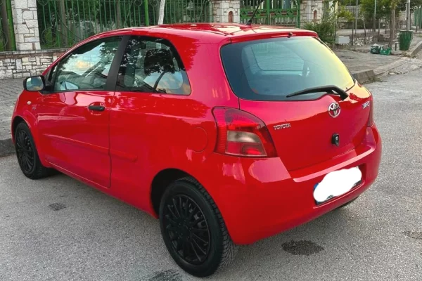 Makina ne shitje ne Tirane, Toyota, 2007 Diesel,Kambio Manual Pagesa 3,000  Euro.